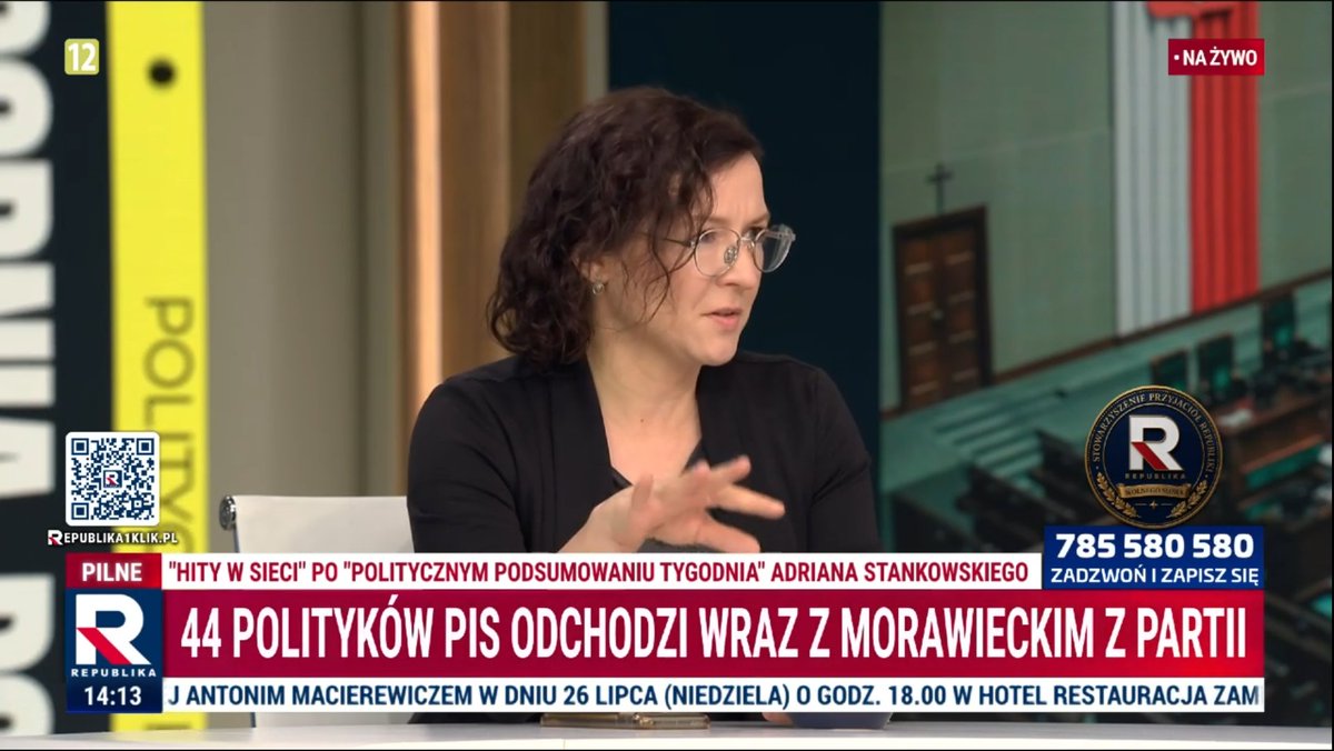 RazemNews's tweet photo. 💬 @barbara_filo w @RepublikaTV:

Celem PO jest odsunięcie PiS-u od władzy i vice versa.

‼️ Natomiast celem Razem nie jest wygranie wyborów i zgarnięcie stołków, ale realizowanie polityki korzystnej dla Polek i Polaków.

W tym wsparcie rodzin, nie tylko finansowe, ale także poprzez budowę żłobków.

#RAZEMwMEDIACH