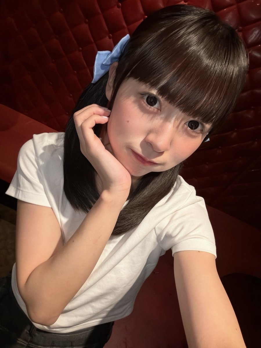 mio_hzme's tweet photo. 13th Anniversary「アイドル甲子園 in duo MUSIC EXCHANGE」supported by My-th ありがとうございました⚾️

13周年おめでとうございます！とてもめでたい✨
そしてそして、誕生日前日に会いに来てくれて嬉しかった！ありがとう😺

⟡.· ⎯⎯⎯⎯⎯⎯⎯⎯⎯ ⟡.·
SE
アイニー
メランコリック
First hertz
行方不明
Halo

#ヘルツミーセトリ🐳🎧
⟡.· ⎯⎯⎯⎯⎯⎯⎯⎯⎯ ⟡.·
👧🏻 メンバー 👧🏻

早川渚紗 (はやかわ なぎさ)
@nagisa_hzme 

藤井優衣(ふじい ゆい)
@yui_hzme

永江梨乃(ながえ りの)
@rino_hzme

伊波凛(いなみ りん)
@rin_hzme

小熊来実(こぐま くるみ)
@kurumi_hzme

三浦翠(みうら すい)
@sui_hzme