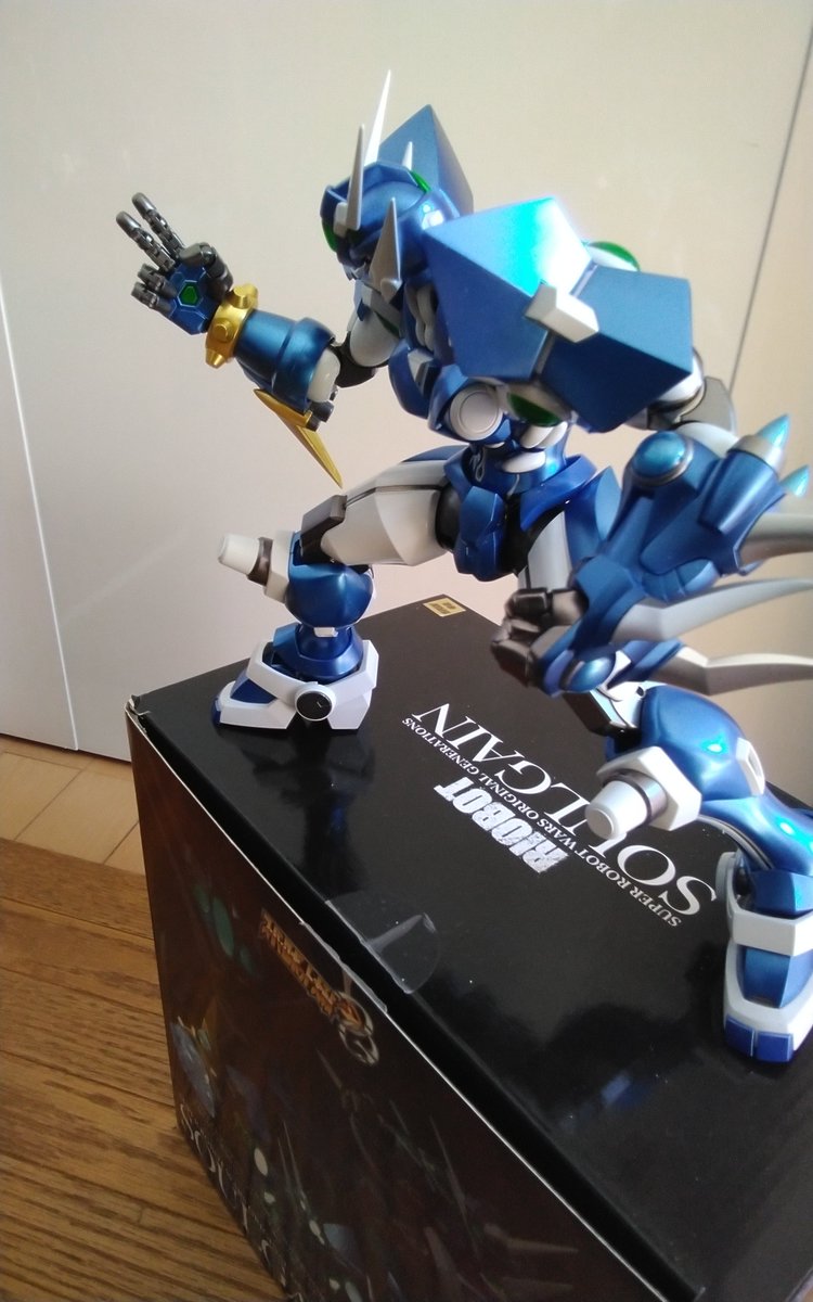hayanke's tweet photo. 今日もソウルゲインでポージング
センチネルストア限定特典の、アニメ最終話で装着したツヴァイザーゲインの左腕
「借りるぞ、ヴィンデル…！」
「まだだ、まだ終わっていない！」
いやぁこれが再現できるのは熱いって
#スパロボOG
#スーパーロボット大戦OG 
#千値練 https://t.co/44EgYCZdQP