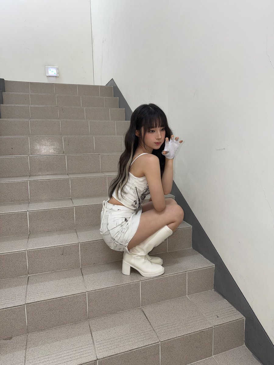 UNIS_offcl's tweet photo. 엡떠가 있기에 유니스가 있어🥹🫶
오늘 받은 2개의 상도 모두 엡떠 덕분이야ㅜ 항상 우리를 행복하게 만들어줘서 너무 고마워!!🩷

#UNIS #유니스
#YUNHA #방윤하 https://t.co/XcecT4p5u2