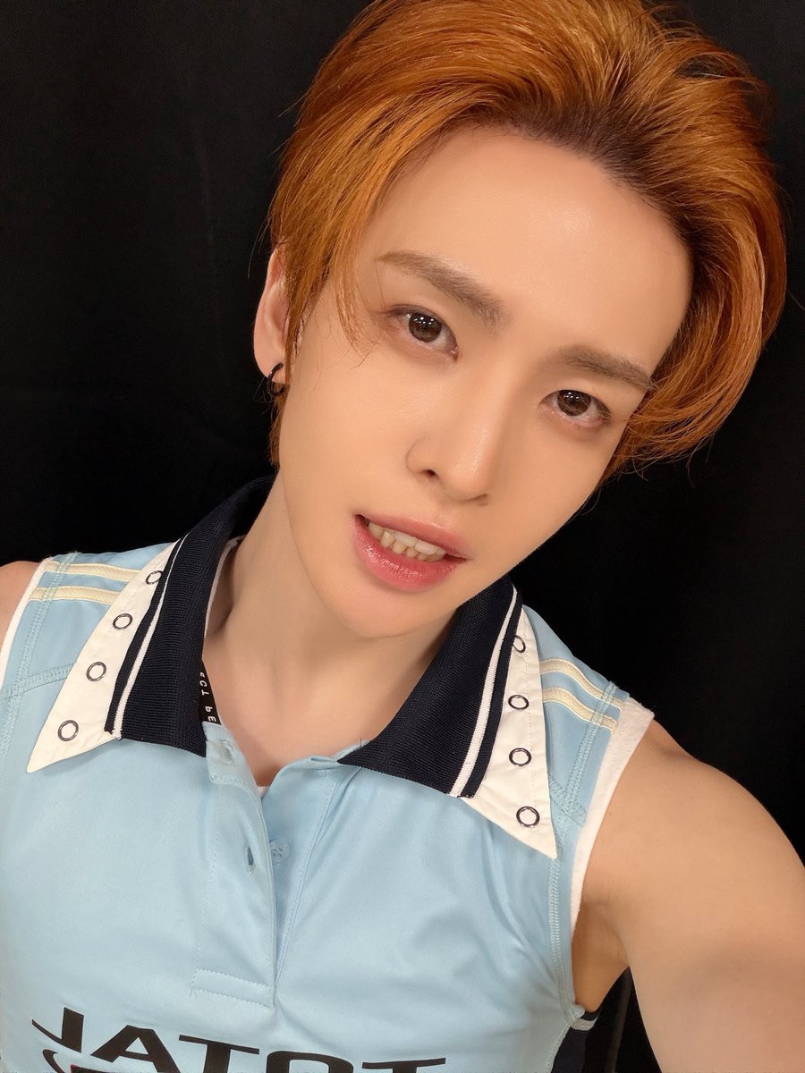 CRAVITY_twt's tweet photo. 즐거웠다 보령~ 😆✨
러비티 사랑해! 🧡🩵
#앨런 #보령머드축제 https://t.co/h4qauRPn2g