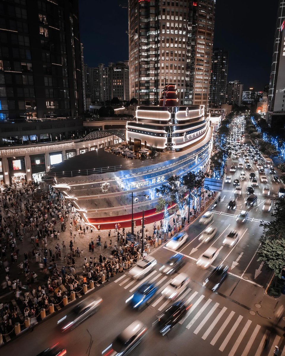 luc_096's tweet photo. Most people will sleep at midnight, but some magical things are happening at this time.
.
.
.

#crazyforshot #global_capture #citygrammers #capturelife #urbantones #urban_shutter #all2epic5k #globalnightsquad #tonekillers #killyourcity #exploreyourhood #moodygrams… https://t.co/t4M5zLu2Th