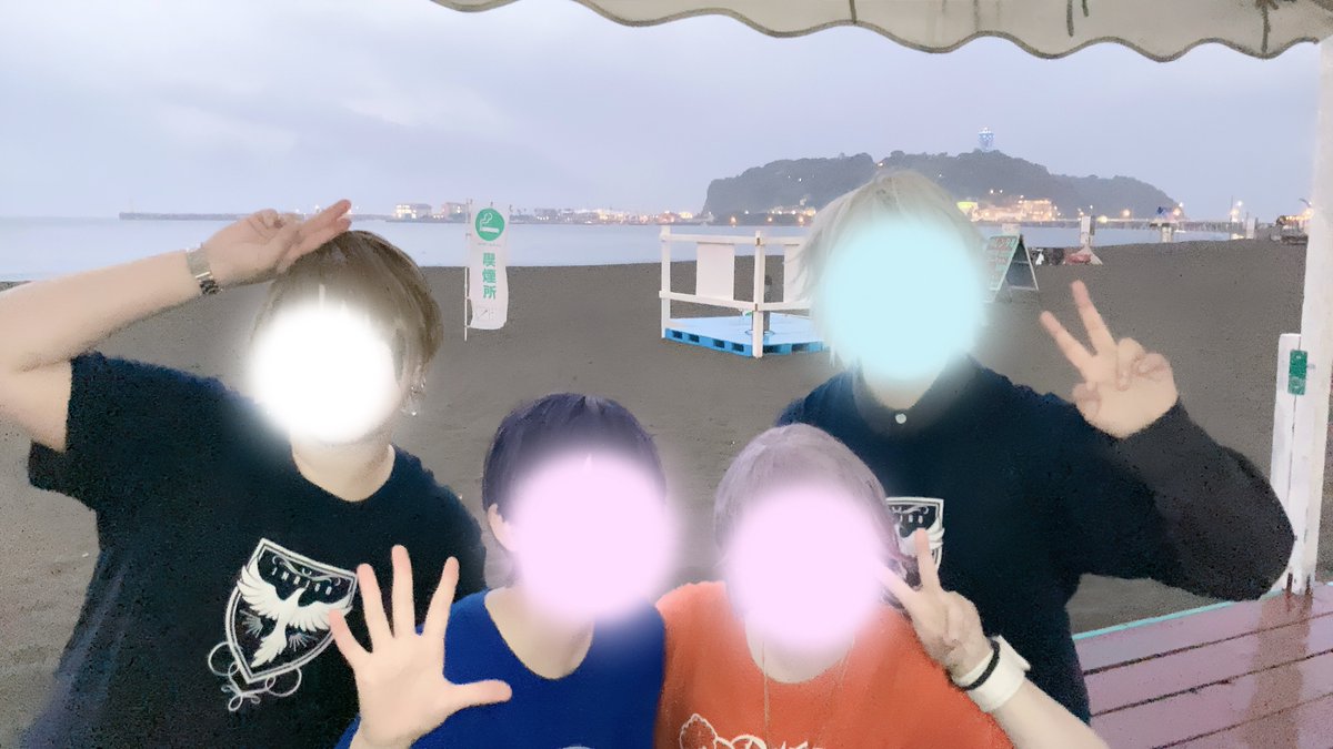 hulone_e__'s tweet photo. 本日は えのこすありがとうございました！！
最初晴れてたのに夕方めちゃ雨降ってきてビビりました(お陰様でずぶ濡れでした😂)
でもこれも良い思い出だよね！ってことで楽しい併せでした(  ૢ ͈̄   ͈̄ ૢ)ෆ˚*
会って下さった方々にも大感謝🙏✨
お疲れ様でした‼️‼️
#江ノ島コスプレ祭  #こすぶる https://t.co/eruDxJp2ZS