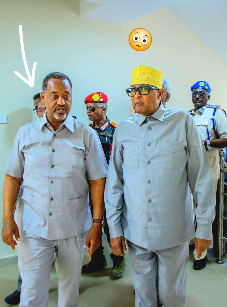 fromsomaliland's tweet photo. ✅️Well done🫡

Mayor #Ciddin🦅 your legacy will've great impact for the upcoming generation of #Berbera &amp; beyond.

You became an idol for  #Somaliland's youth, your honesty &amp; unwavering support of RoSL🔥

Thanks😊 @Abdirahmanirro waad dedashay.

#Suber_Awal👑 waa wada Libaax🦁 https://t.co/JZ7Y0m0DNm