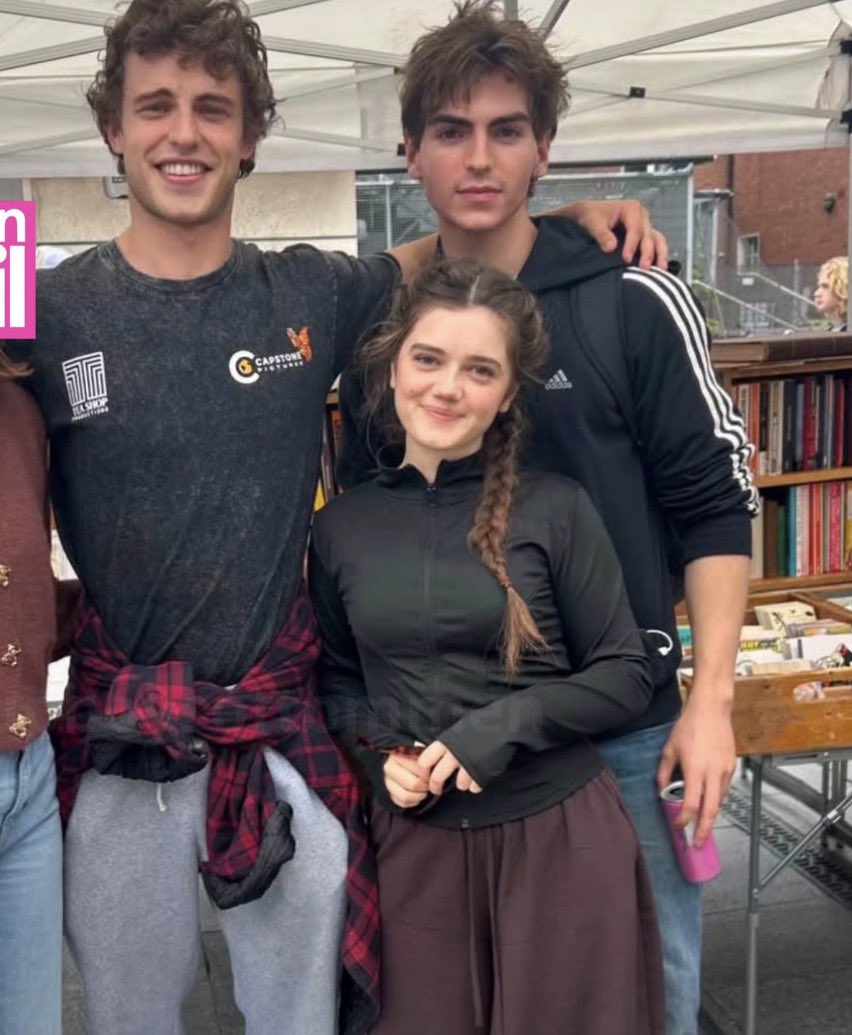 missbrights1de's tweet photo. the height difference is so perfect. https://t.co/qYLIYDbvq9
