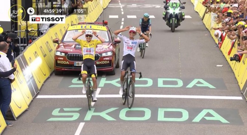 ToritoFanClub's tweet photo. HERMANOS 🇲🇽🇲🇽🇲🇽❤️❤️

Congratulations @LeTour winner Tadej Pogacar 🇸🇮🏆 + Torito 3rd place 🥉🇲🇽

🤩👏👏👏🤘🤘🤘🐂🇲🇽 https://t.co/XBKzkhI68q