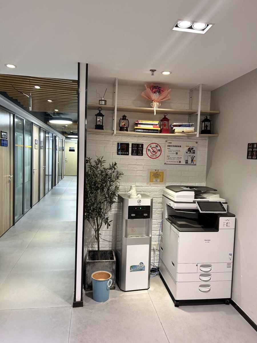 Lashonnnnnnn_'s tweet photo. Just tried the new zero-waste coffee station at the downtown co-working space—fresh brews, compostable cups, and zero single-use trash. Small change, big vibe shift! https://t.co/FijdMwCexG