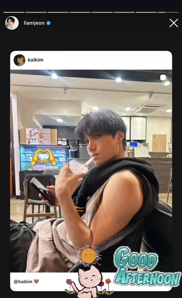 roomwates's tweet photo. liam jeon may iba nang pinopost sa story? 😲 https://t.co/NW4jeikamF