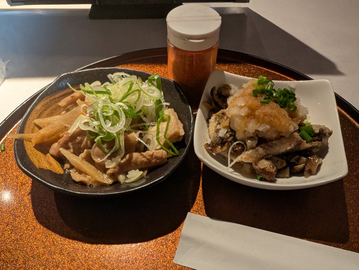 yelloudness's tweet photo. レギュラーメニューでサッポロクラシック飲めるし街中に山岡家がある！最高！ https://t.co/gIfbawHkwP