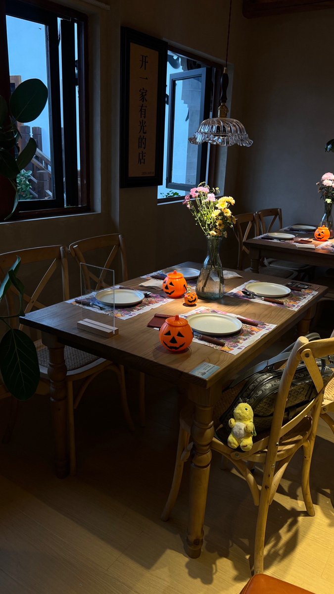 FDenna5274's tweet photo. May your Thanksgiving be full of warm moments, delicious food and all the love you deserve! https://t.co/bTNNNLLbU2