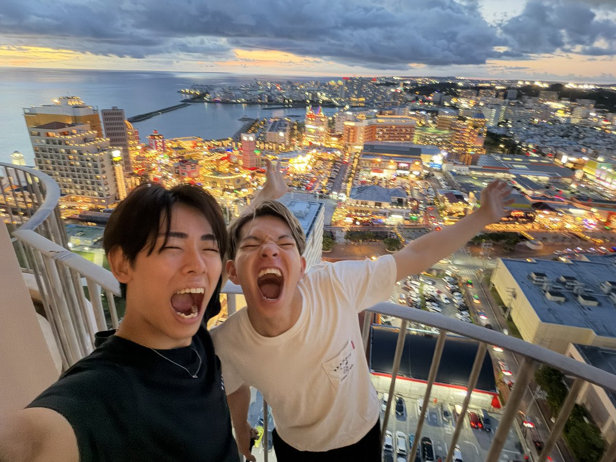 sei_snoo's tweet photo. 彼氏のお誕生日サプライズ旅行1日目🎉
沖縄到着した初日は、アメリカン詰め合わせで旅行気分☝️☝️
 #沖縄
 #アメリカンビレッジ
 #ブルーシール
 #ゲイ https://t.co/OGc6AFkz9q