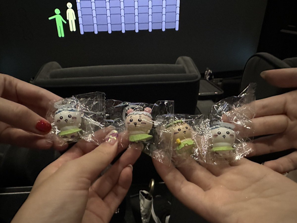 u7ayase's tweet photo. 映画ちいかわ観てきたー！
IMAXで観たから迫力満点大スクリーンで堪能できて最高だった✨
動く島二郎が想像以上に良すぎて感動だった🥹面白かった〜！！ https://t.co/k7e0TvJ5hf