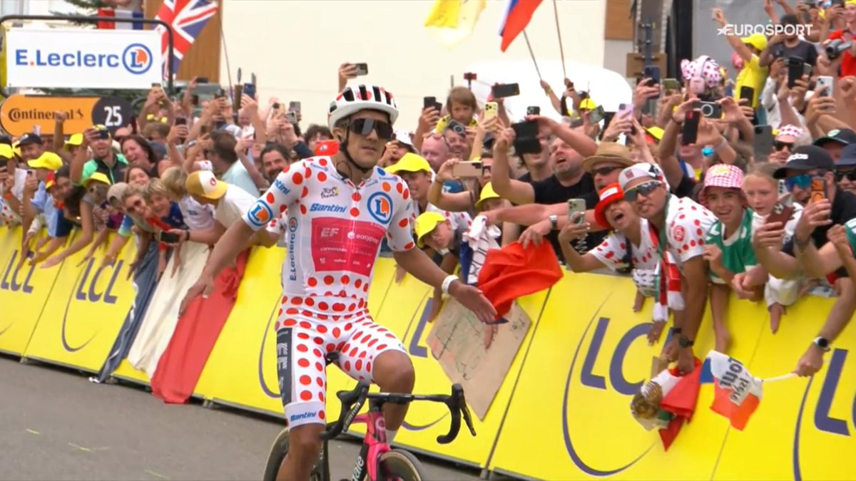 faustocoppi60's tweet photo. Pretty cool for the KOM winner to win also the queen stage, Carapaz deserves this because he abandoned a certain top 5 finish in GC for Polka Dots and stage wins in the 3rd week. Total showman! The Claudio Chiappucci of our times, he looks like his son btw.
#TDF2026 https://t.co/PCJ084IWGU