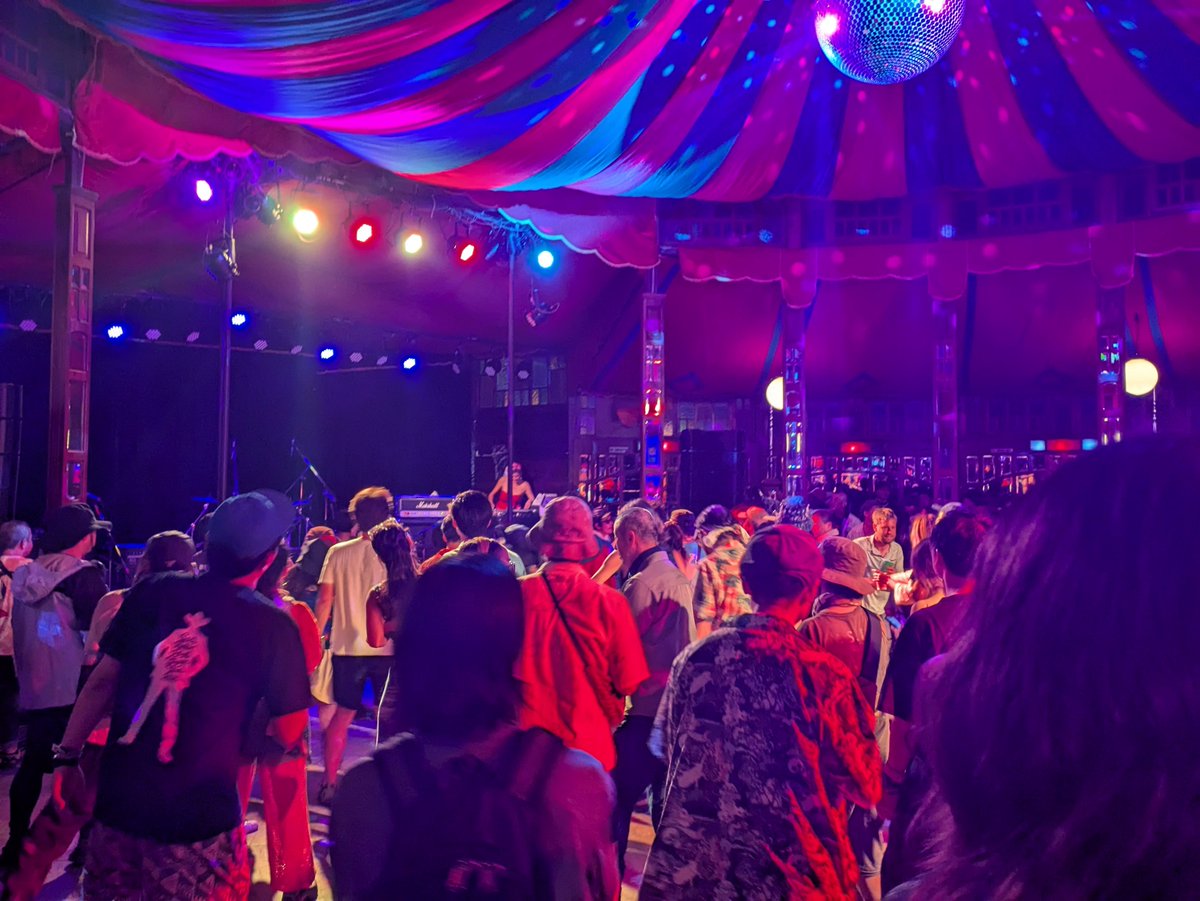 blue37xx's tweet photo. パレスは既に良い感じ😆
#フジロック
#FUJIROCK https://t.co/WEqeD7K48k