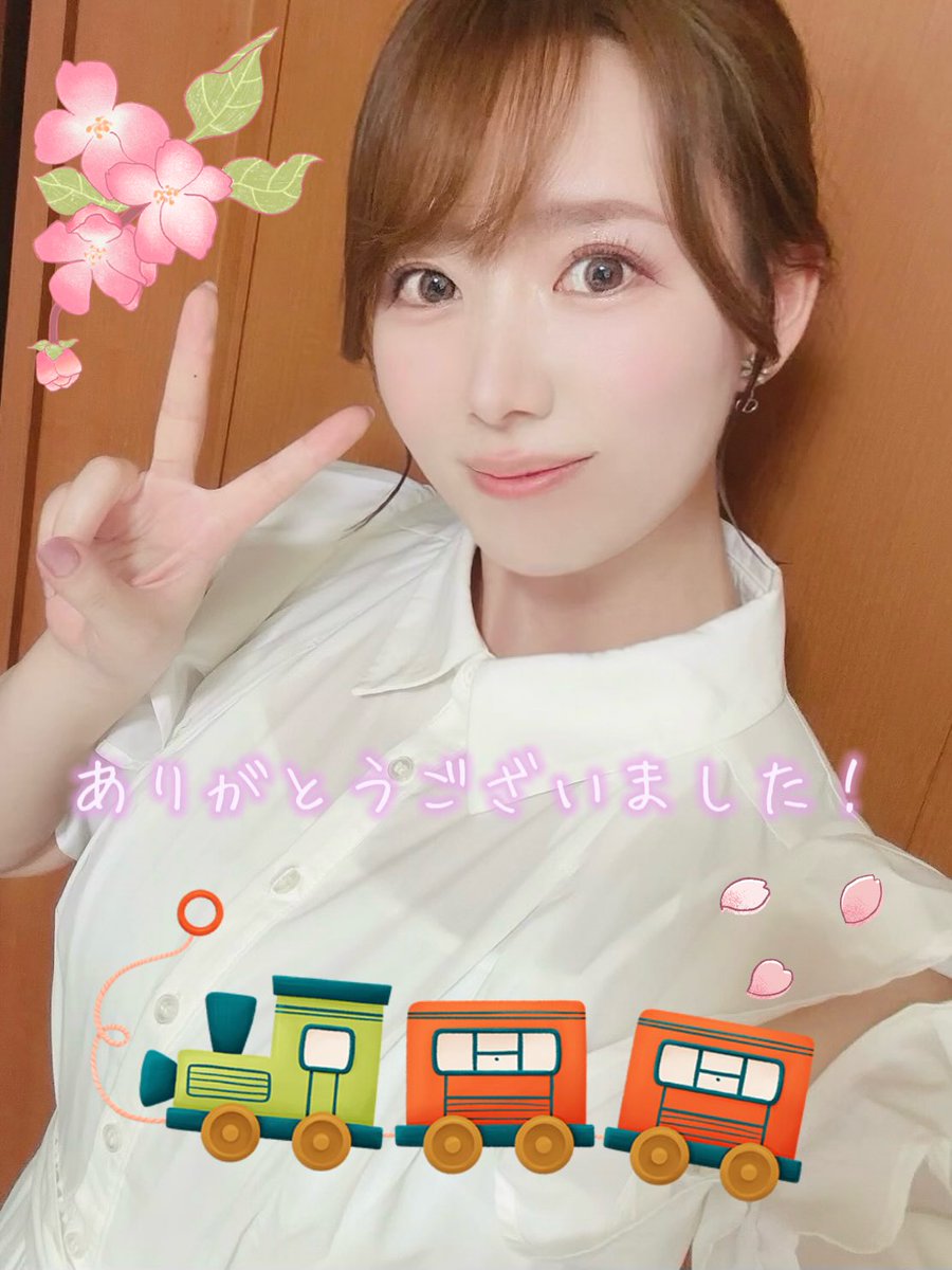 fujisakisayaka's tweet photo. 本日の #サタマニ は…
#放課の教室 のブロマイド＆ジャケット撮影で着用していた白いワンピースに、Memocifa先生がプレゼントしてくださった『traveria approach!!!』れなちゃんのシュシュで出演しました🫶
引き続き「Have a good trip!!!」も是非！よろしくです〜！☺️
https://t.co/Vgh3XL5XmY https://t.co/H3WoV7Go3L