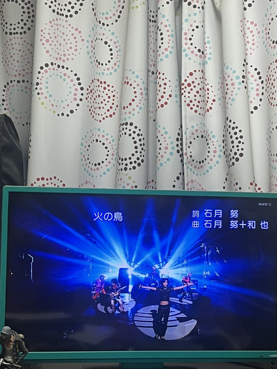 daisymina's tweet photo. 令和のテレビにFANATIC♢CRISISうつってるのやば。 https://t.co/Ezi8IWT8Jp