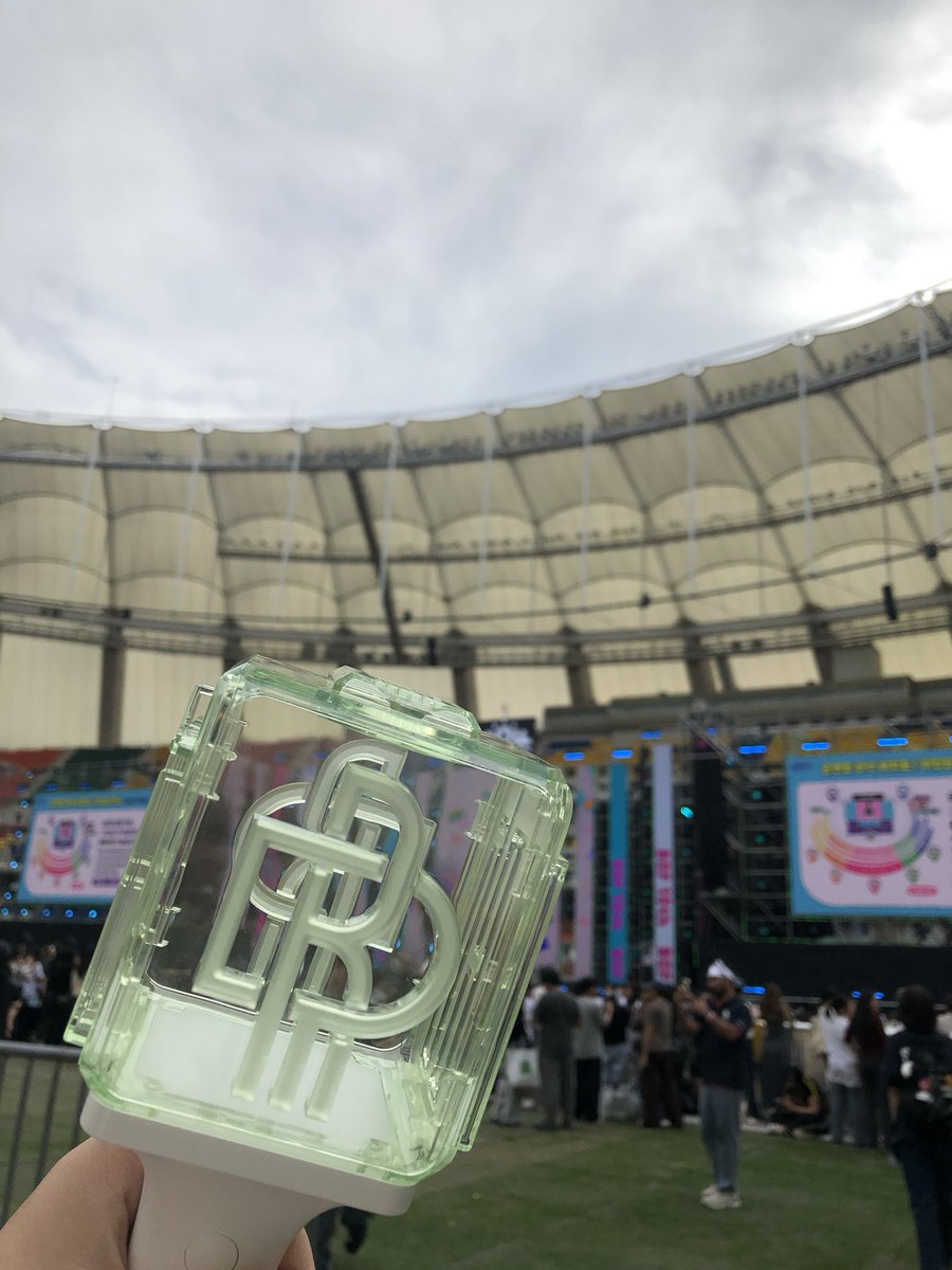 채채 (트친소맞팔받아주세용) tweet media