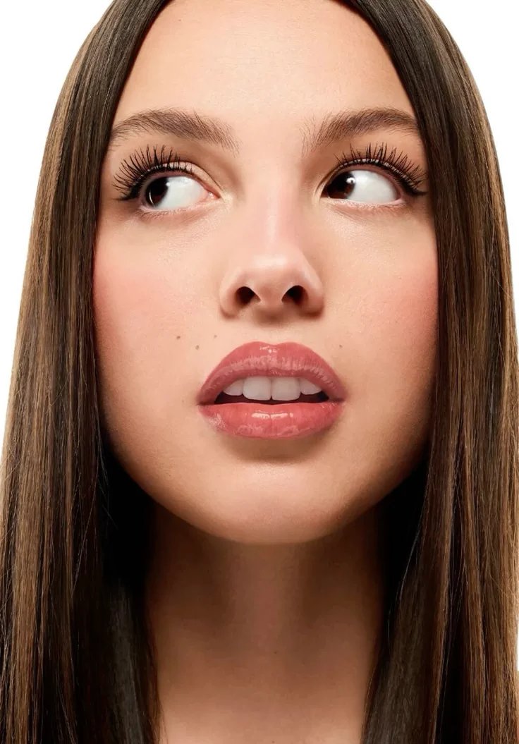 allurecrave's tweet photo. this picture of olivia rodrigo https://t.co/WsZ469ts3f