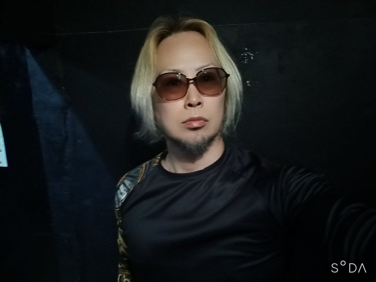 shelterchildren's tweet photo. 今日は新高円寺ロフトXにてライブ！
混沌少年でした！

長丁場で汗ドロドロになってしまったけど、とても楽しかった！

もっとカッコ良く写真に映れる様になりたいのう…！！ https://t.co/MT3Se7sUVk