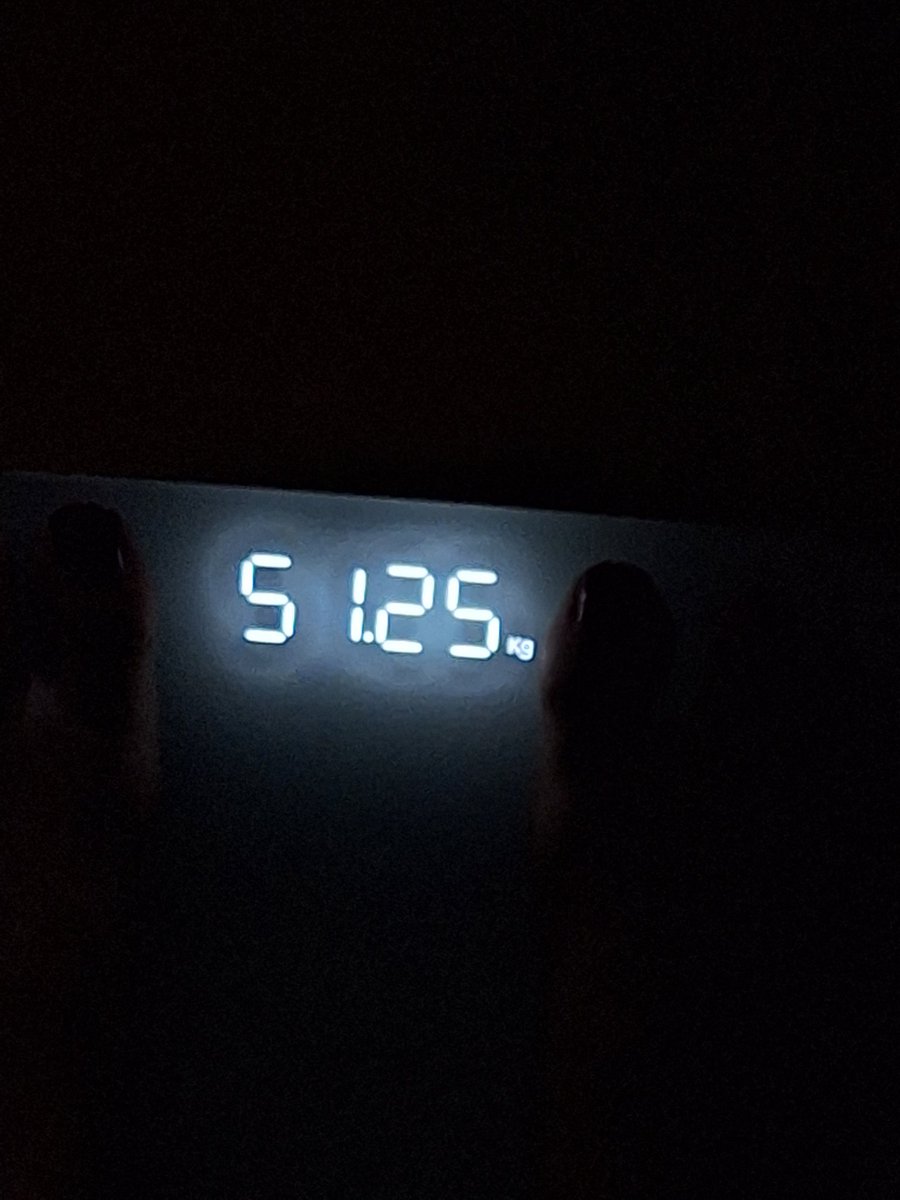 Cherrysourzero's tweet photo. Do you wanna see how much i gained trough the day? 1.45 kg😒
Tw weight. https://t.co/UZyVcM0ezN