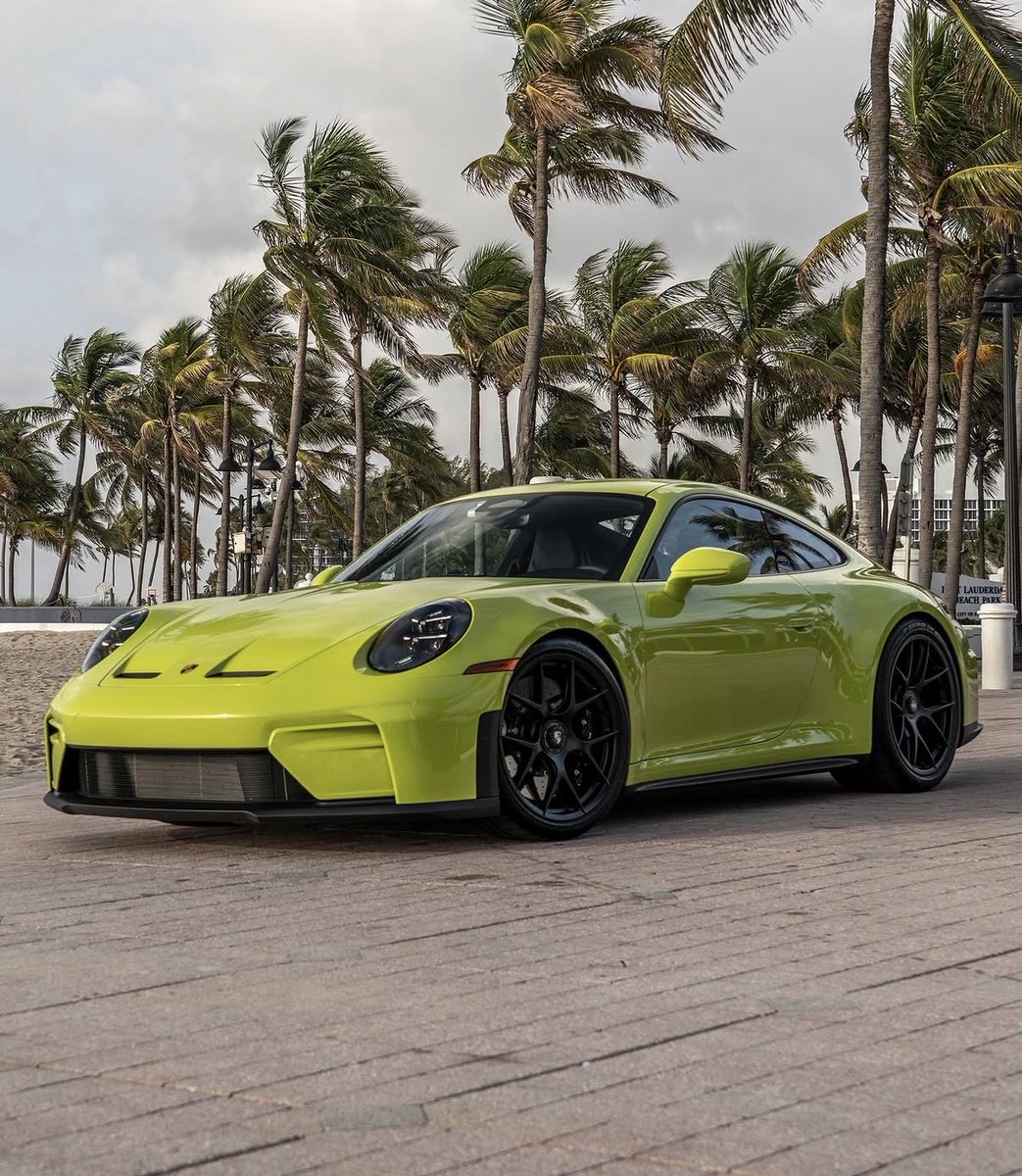 Jordan92338366's tweet photo. Light green 992.2 GT3 touring 💚 https://t.co/bVWE3df3pR