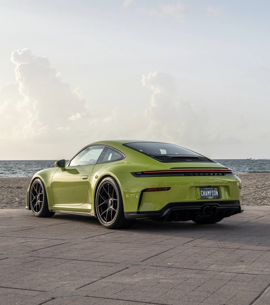 Jordan92338366's tweet photo. Light green 992.2 GT3 touring 💚 https://t.co/bVWE3df3pR