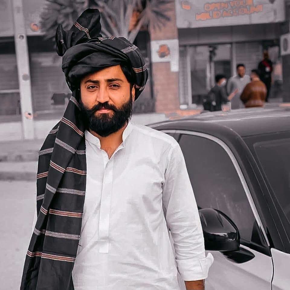BalochMehr1088's tweet photo. تم پھولوں کے سر تو کاٹ سکتے ھو ،مگر بہار کو آنے سے روک نہیں سکتے
تم ہمیں زندان کی نزر کر سکتے ہو مگر ہمیں بولنے سے نہیں روک سکتے
ہم اور ہمارا نظریہ بند و تاریک زندانوں میں بھی درخشان بن کر نمودار ہوں گے

#releasejiandbaloch
#releaseyounasbaloch https://t.co/SX3yklHzK8