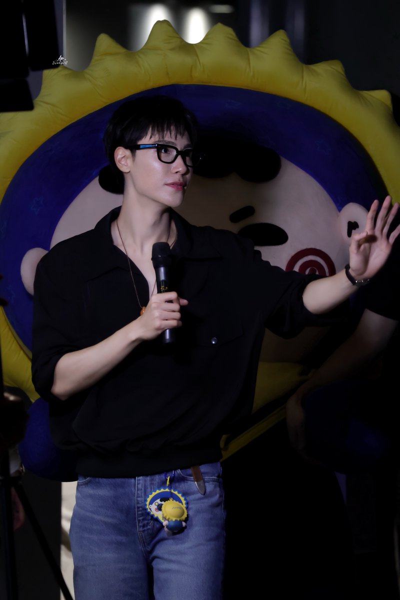 SsamprR's tweet photo. เกิด แก่ รักตี๋แว่น ตลอดไป 

@jnnrrs 

JUNIORMARK JUMMO INF26 FS

#งานมหกรรมนิยายนานาชาติ2026xJuniorMark 
#Junniorrs https://t.co/s01vaKW7RY