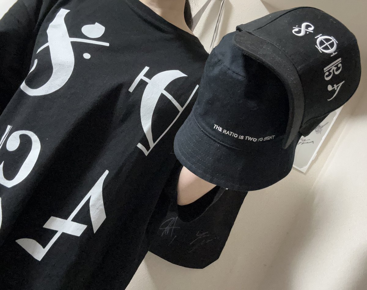 JBp61t's tweet photo. ところで今日は
一日SOBA-Tシャツで活動した٩( 'ω' )و
で、午前中の健康診断の時はSOBAケハ
一旦帰宅してSOBAキャップ
hicoグッズ大活躍の一日でした🎶
SOBA-TとSOBAキャップを着用してSOBAHICOサマーTシャツに合うボトムを探しに行くヲタな自分😇(痛
#hico
#SOBATシャツ
#SOBAケハ
#SOBAキャップ https://t.co/x893f8LfGw