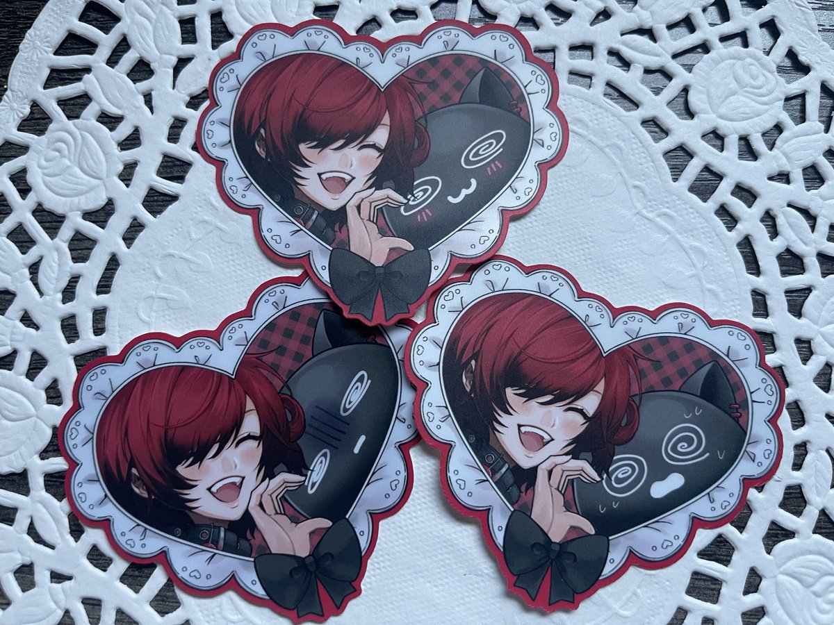 Tiramzu's tweet photo. HIIII ROONS! I'll be hunting you guys down to hand you flayon stickers ^^
I made three versions!!!!! https://t.co/6RiTGXlH2r