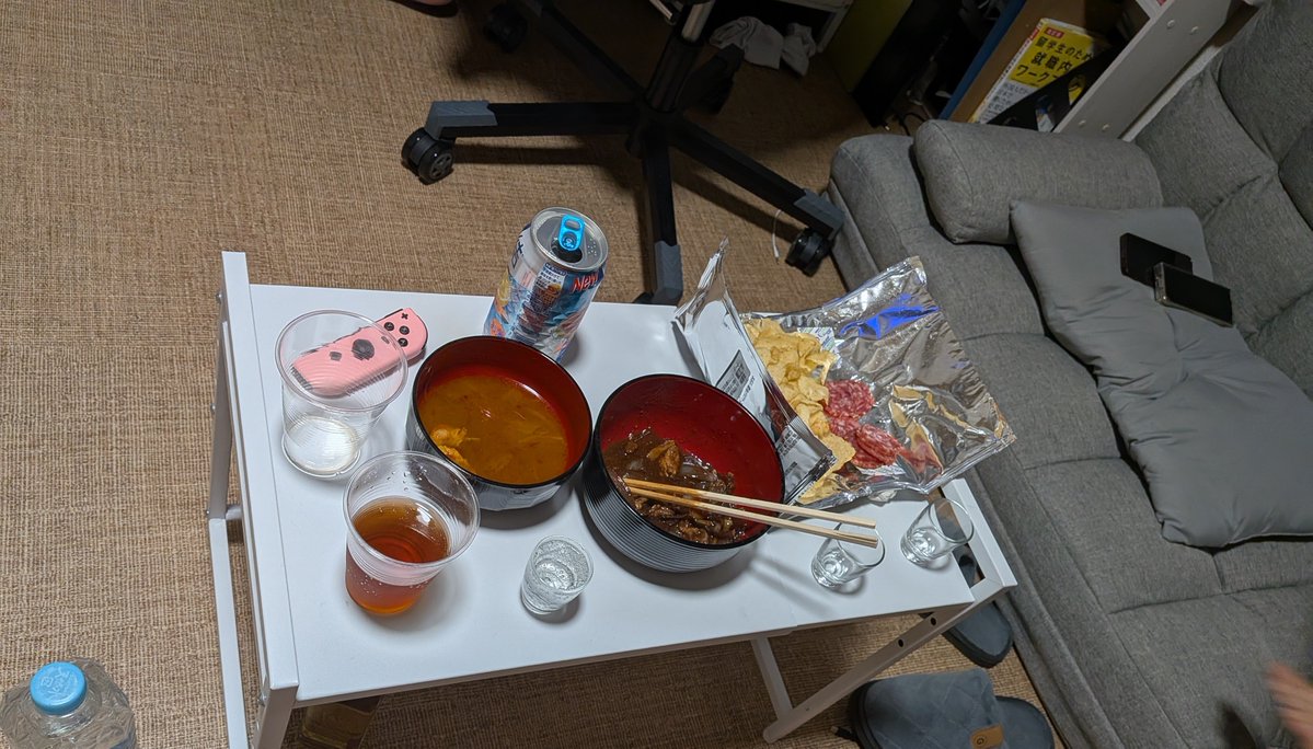 saborinea's tweet photo. 友達と死んだら酒飲むマリオなう🫠 https://t.co/IHRqLU77DF