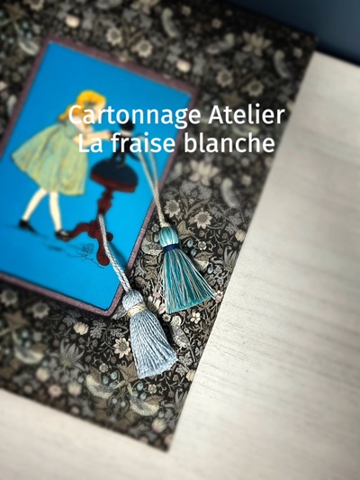 Lafraiseblanch's tweet photo. 🍓手づくりと穏やかな暮らし🍓
𝐂𝐚𝐫𝐭𝐨𝐧𝐧𝐚𝐠𝐞 𝐀𝐭𝐞𝐥𝐢𝐞𝐫 𝐋𝐚 𝐟𝐫𝐚𝐢𝐬𝐞 𝐛𝐥𝐚𝐧𝐜𝐡𝐞

『タッセル』🎀✂️✨

☟ℑ𝔫𝔰𝔱𝔞𝔤𝔯𝔞𝔪で見てみてね☟
https://t.co/r0GFugFQw8

#ハンドメイド #カルトナージュ #タッセル #大人のお稽古 #手作り時間 #暮らしを楽しむ #おうち時間 #手芸 https://t.co/IgKdCCPaJX