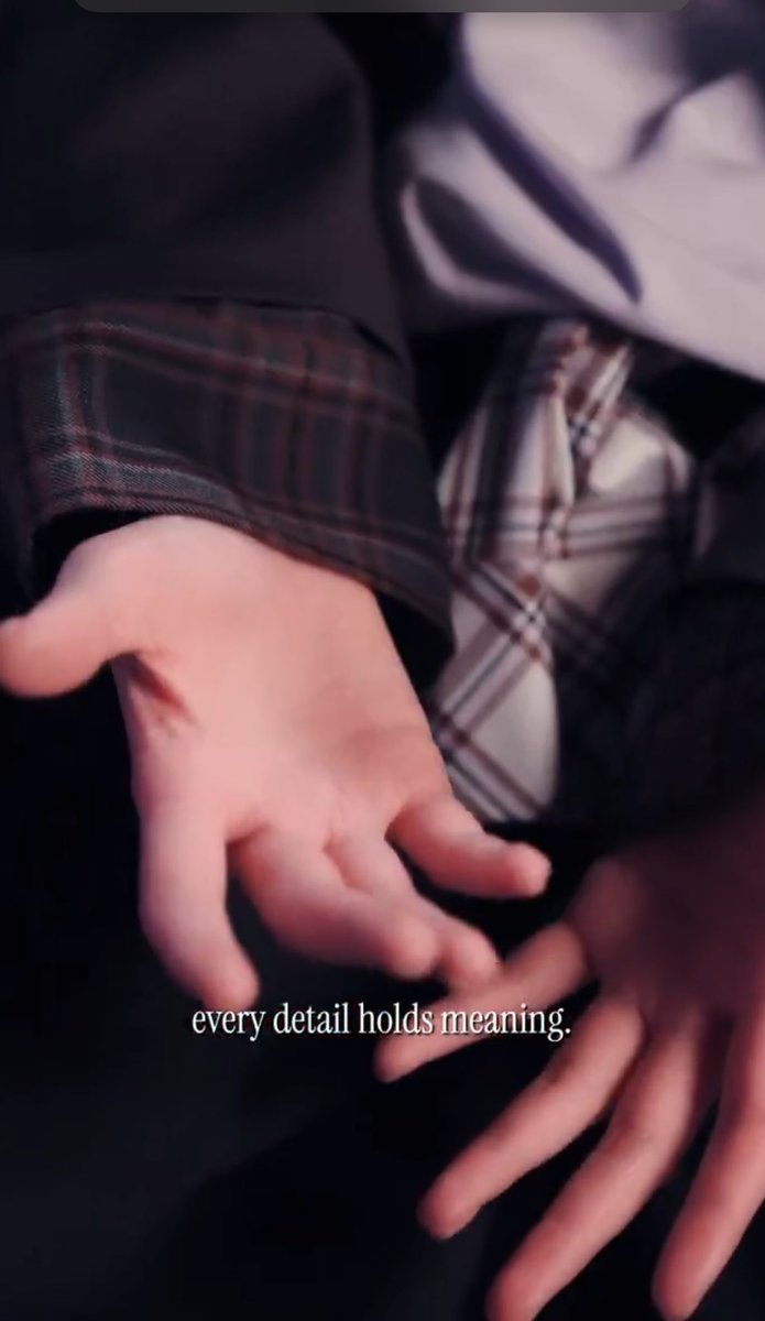 AbigailAur46688's tweet photo. EVERY DETAIL HOLDS A MEANING…
WHAT DO YOU MEAN, LINGLING KWONG? 

proceeds to casually show off her long fingers 🫴🏼 https://t.co/bZLuam32Eg