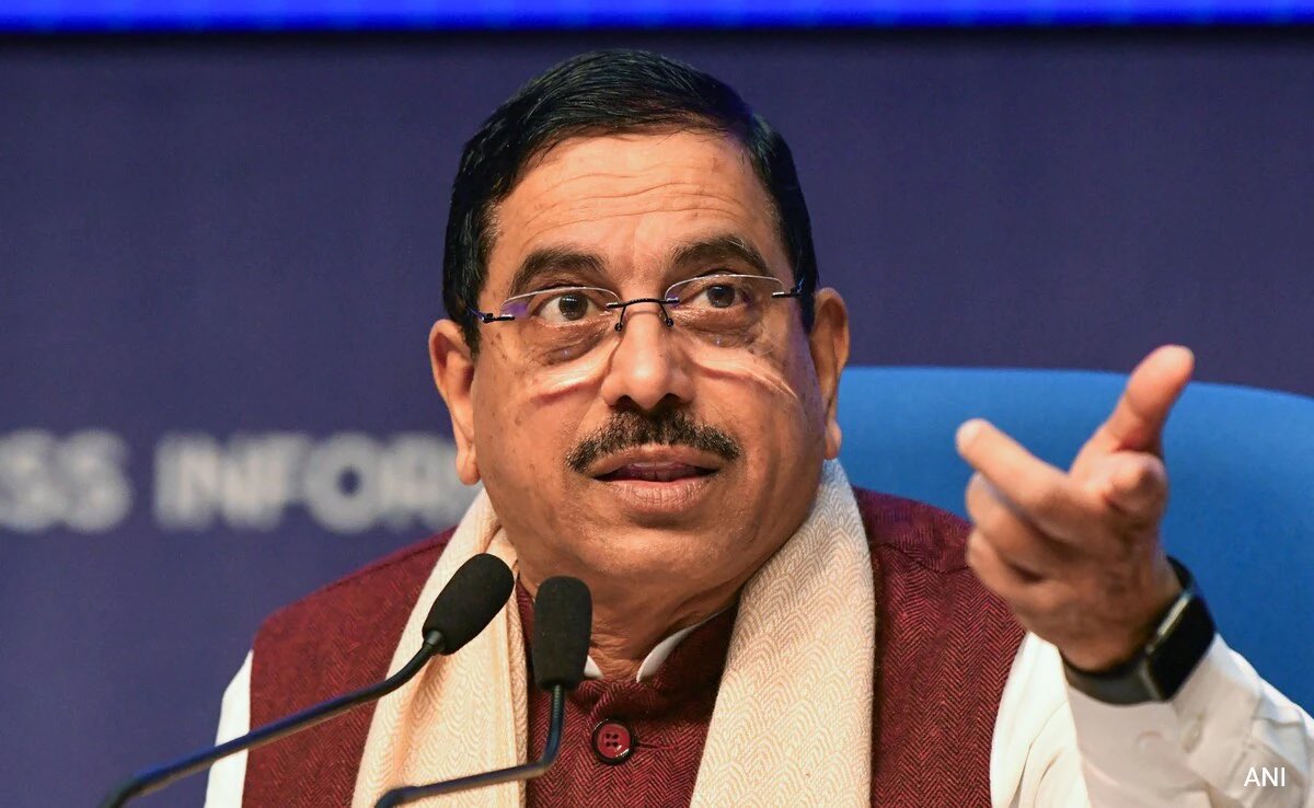 Gagan4344's tweet photo. BREAKING: President Droupadi Murmu has accepted the resignation of Union Education Minister Dharmendra Pradhan with immediate effect, on the advice of Prime Minister Narendra Modi.

Cabinet Minister Pralhad Joshi has been given additional charge of the Ministry of Education until further orders.