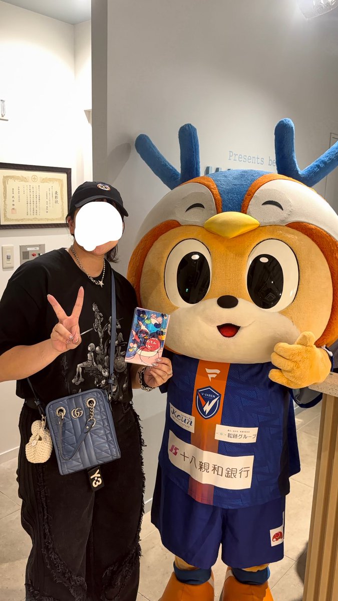 pakupakusu's tweet photo. 今日はヴィヴィくん
#みんななかよし
#ヴィヴィくんとへいわてん https://t.co/SKYqRnkHsG