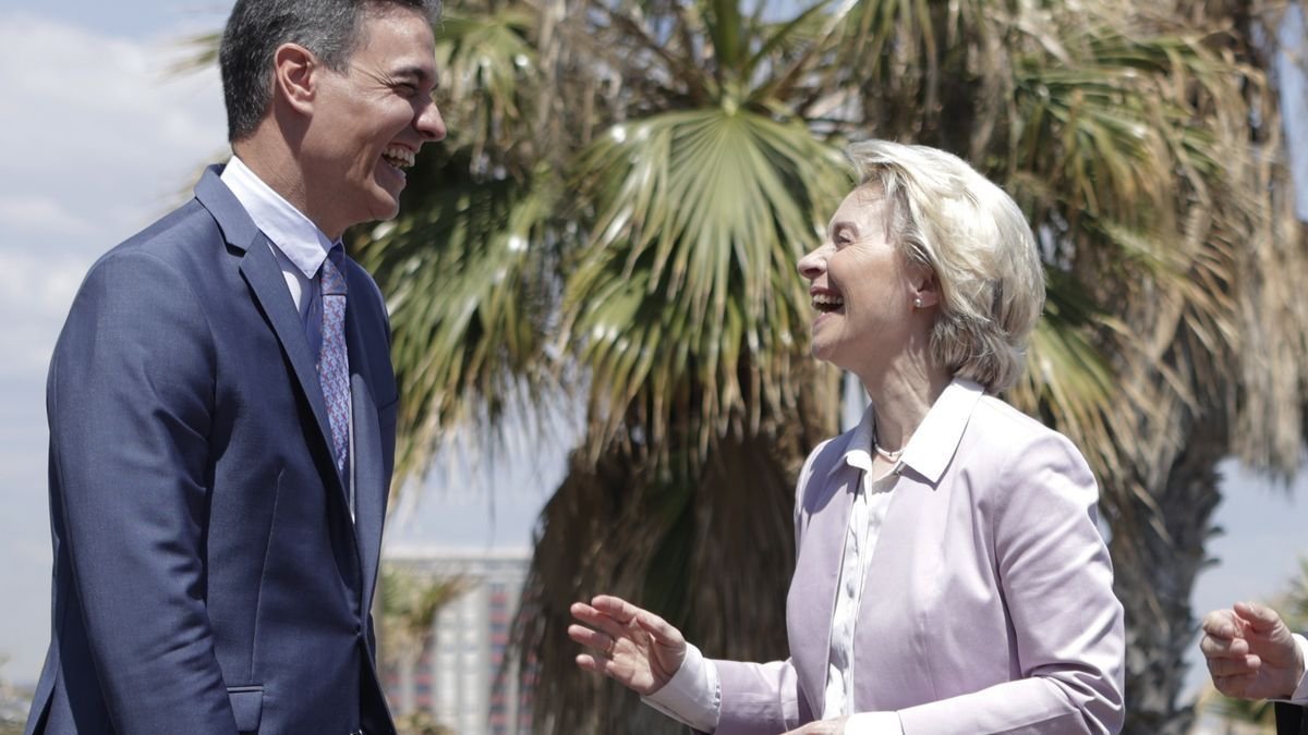 Accountable2019's tweet photo. Esto se sabe poco:

2019: nazi Von der Leyen es investida con voto decisivo del PSOE

2024: reelegida con voto del PSOE

2025: PSOE le salva 2 mociones de censura https://t.co/ezh9OFd15T