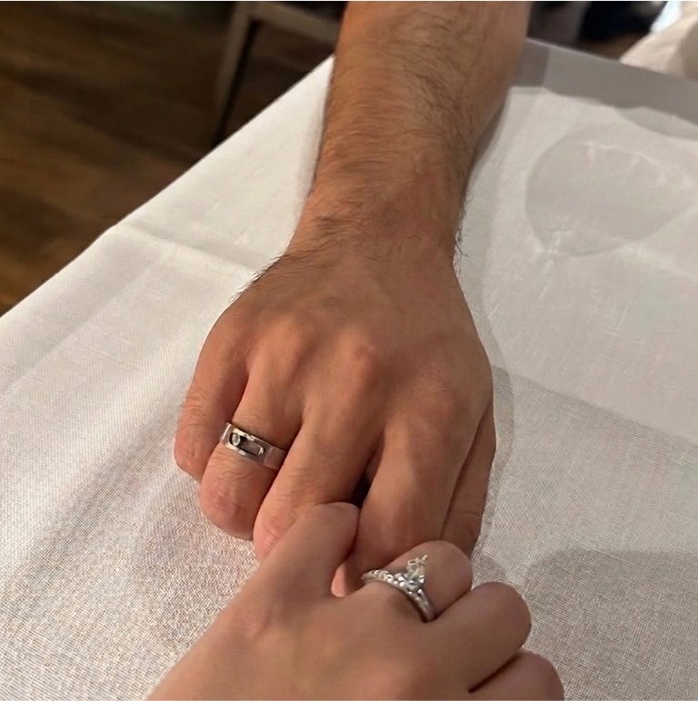 iisa1i's tweet photo. Date 💕 https://t.co/UCBdd9CGo0
