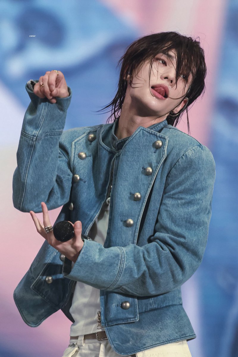 coeur_hj's tweet photo. 260725
#현진 #Hyunjin #스트레이키즈 #StrayKids https://t.co/8GG9GUo0gW
