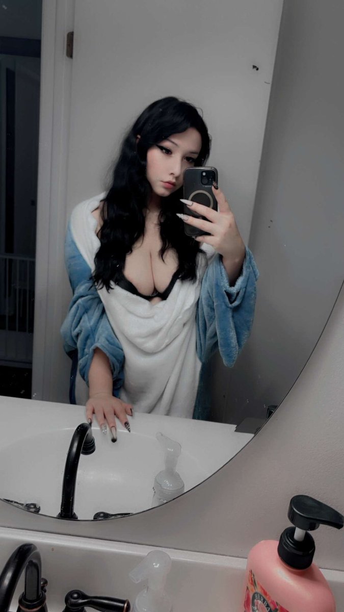 Babybat_2402's tweet photo. Happy birthday to me! 🖤🦇 today is my day to go out and have fun Anyone who wants to help me pay for my birthday celebration will get my favorite content.Make my bday a good one
Cashapp: $Princess72402 
Venmo: babybat72402
Dm me a ss of your send! 
#sellingcontent #buyingcontent https://t.co/Y4mRgZAm1s