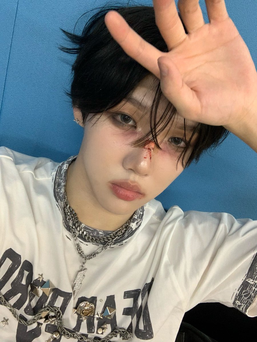 luvxsuren's tweet photo. 나 모디세이 너무 아랑해...૮꒰ σ̴̶̷̤ . σ̴̶̷̤ ꒱ა
상받은거 축하해🥹💕
사랑헤🍑🤍 https://t.co/NBqxzSeWDm