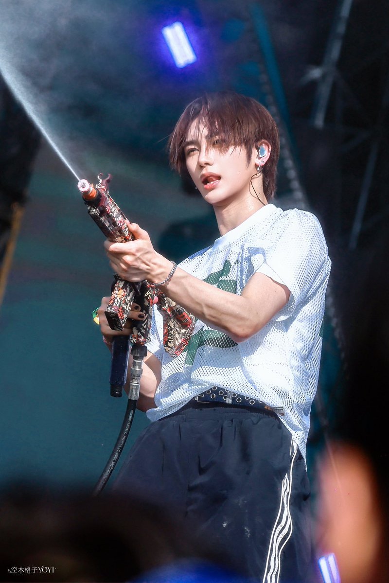 zaxBase's tweet photo. ALPHA DRIVE ONE's #ANXIN looked ethereal at WATERBOMB yesterday. https://t.co/SX9tNB2Gru