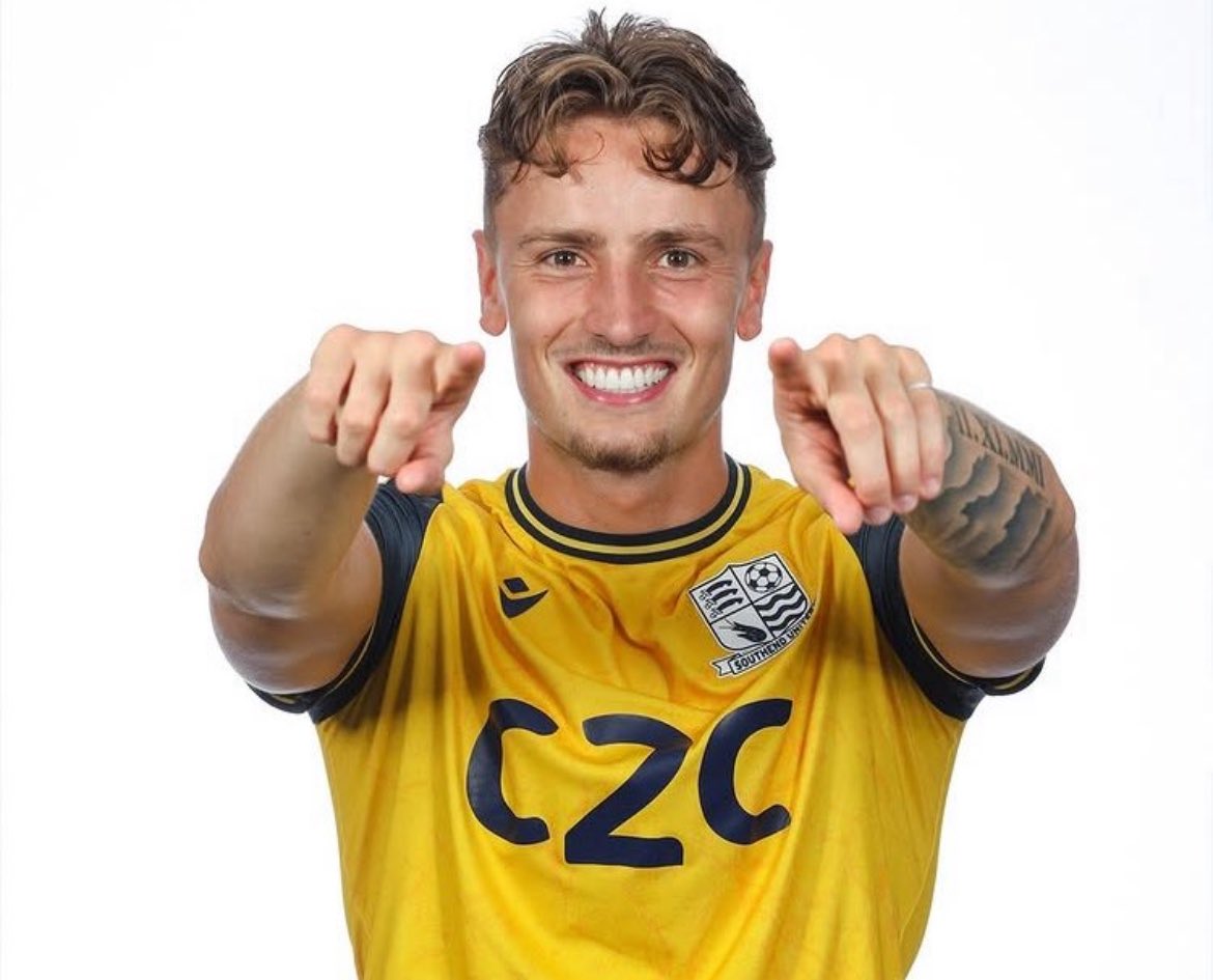SportsPeteO's tweet photo. Harry Boyes has handed in a transfer request following a bid from York City. Southend have rejected the offer for the defender &amp; have insisted that Ben Brookes be included as part of any deal. Alex Newby is also interesting the Essex side. #YCFC #Shrimpers https://t.co/gWX4k4mzx8
