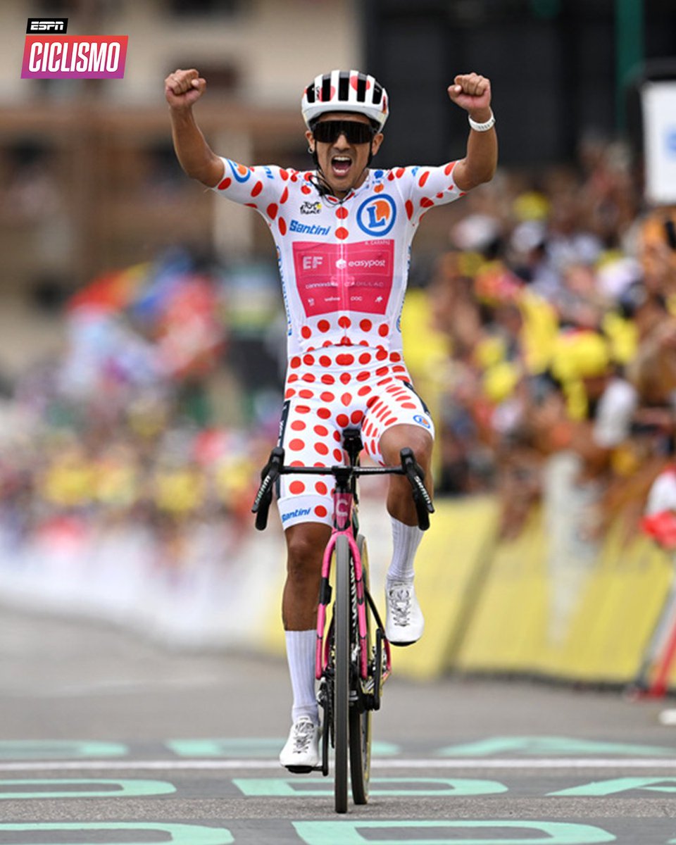 ESPNCiclismo's tweet photo. Cómo no lo ibas a gritar así si eres el rey de la montaña, si eres el más combativo, si eres el ganador de la etapa reina, si eres doble ganador de etapas en este Tour. 💪

Cómo no lo ibas a gritar así si eres una locomotora que lo deja todo y más cada vez que te subes a la bicicleta. Simplemente Richard Carapaz. 🥹