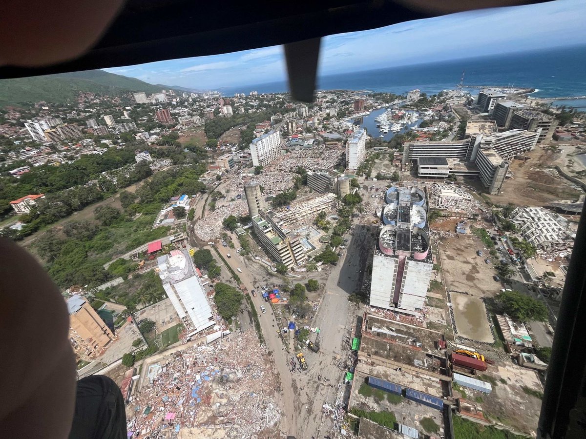 RealNCIS's tweet photo. #NCIS is actively protecting forces conducting humanitarian assistance and disaster relief in Venezuela.  It is an honor to serve alongside our military personnel and help bring regional stability to the Western Hemisphere  #NationalSecurity #USNavy #USMC @SECNAV @SecWar https://t.co/HUv2USf2Qq