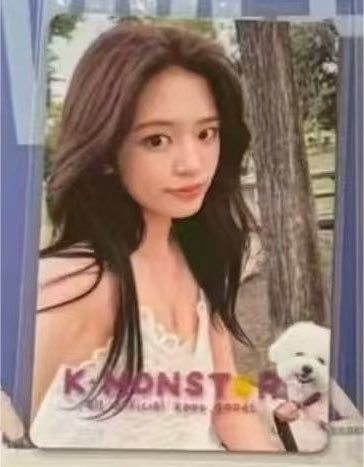 yujtriever's tweet photo. AZZO MADE HIS DEBUT ON YUJIN'S PHOTOCARD HELLOO??? I DEFINITELY NEED THIS https://t.co/nboXQvjLeP