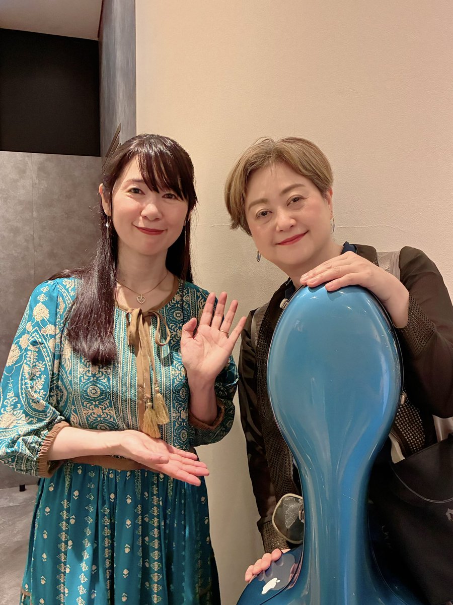 irihiakane's tweet photo. 2026.7.25
満員のお客様の熱気と笑顔と涙
力強く送り出して下さるスタッフの方々
森田香織さんの重厚なチェロの響き

今日というステージを
一緒に作って下さり
ありがとうございました。

シリーズ1回目・デビュー作・誕生日
はじまり感いっぱいのライブでした！

まだまだ歌で恩返しさせて下さいね☺️ https://t.co/HqLegSdzqx