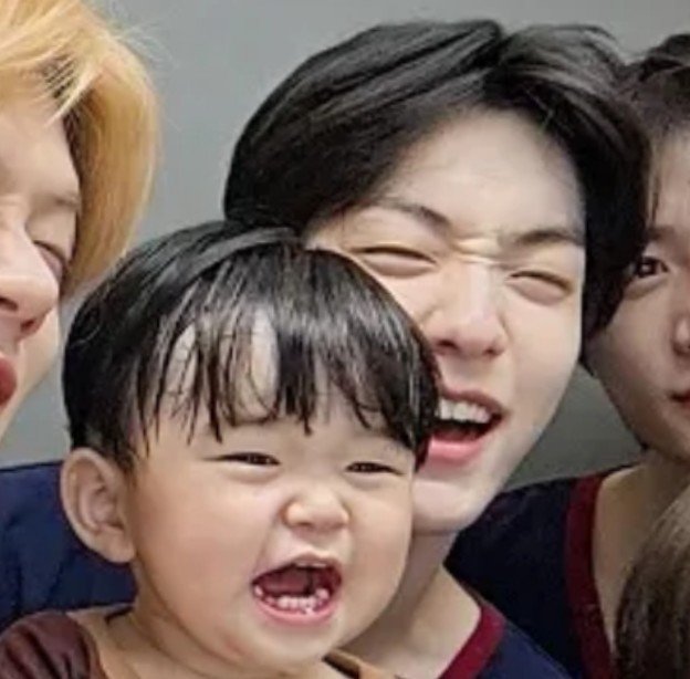 sooblovclub's tweet photo. 😭😭😭😭😭😭😭😭😭😭😭😭 https://t.co/5FtUkxoBbR