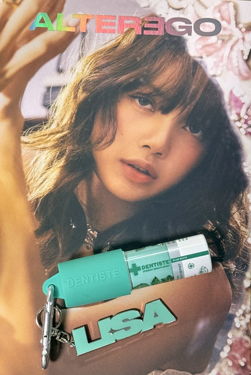 Lalice_TH's tweet photo. ชุด Fresh Spray Exclusive Set x LISA ถึงมือแอดแล้วค่ะ ของจริงน่ารักมาก เป็นพวกกุญแจกระปุ๊กกระปิ๊ก ห้อยกระเป๋า กางเกง หรือกระโปรงก็ได้ ใช้แล้วลมหายใจหอมสดชื่น แถมในเซ็ตมีสติกเกอร์ลิซ่าด้วยน้า เลิฟที่สุด🤟💛

#DentistexLISA #LISA 
@wearelloud @Dentiste_X https://t.co/xKtH13RCnr