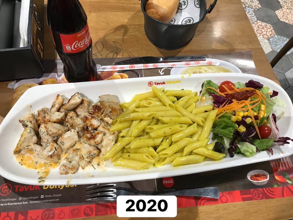 ZamHaberAjans's tweet photo. Tavuk Dünyası’nın 6 yıl içinde yükselen fiyatlarıyla birlikte küçülen porsiyonları sosyal medyada karşılaştırıldı: https://t.co/DQ92GzAAxv