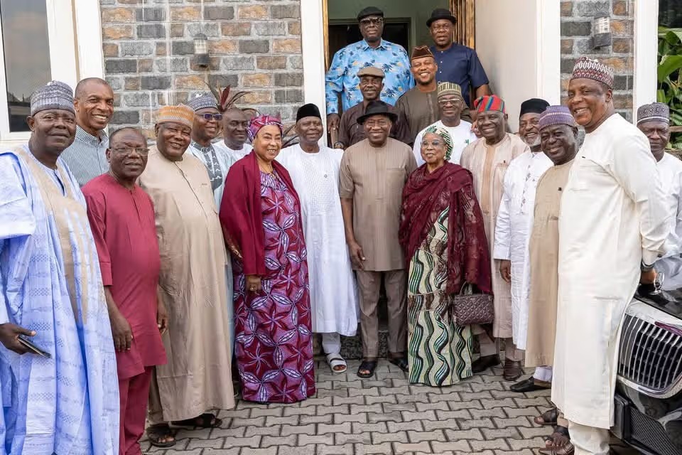 thecableng's tweet photo. PHOTOS: Turaki-led PDP meets with Jonathan in Abuja

The Peoples Democratic Party (PDP), led by Kabiru Turaki, met with former President Goodluck Jonathan on Friday in Abuja.

The meeting took place at the former president’s residence in the nation’s capital.

The agenda of the meeting was not disclosed, but TheCable understands the discussion focused on the outcome of a court judgment delivered in a suit instituted by the party’s board of trustees (BoT).

https://t.co/Xlr5AbXWzi